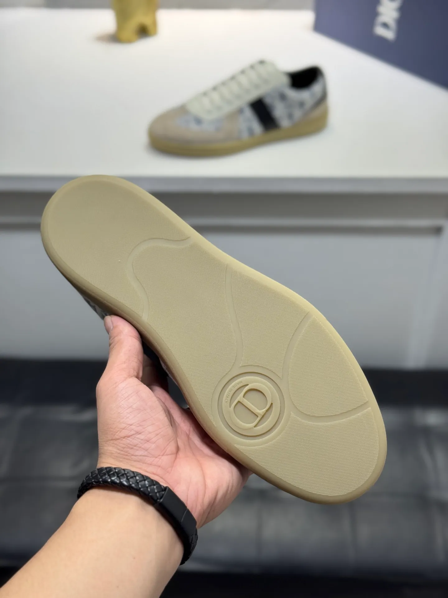 Men's Men's Shoes💰380【New Style】🎠🎠Dior🔍Top Purchasing Agency🇮🇹Di's hot style super popular sneakers are synchronized with the new product counters. The uppers are original Italian imported cowhide, the logo graphics are perfectly reproduced with complex craftsmanship necessary for fashionistas, and the imported soft sheepskin lining is Sole: The original sole is specially provided by the original factory. The exclusive movable molded sole is super comfortable. The original factory follows the order. 🔍🔍Multiple colors are available. You can enter and exit the counter at will. Welcome to compare. A must-have for trendy men. Code number: 38-44 (45 customized